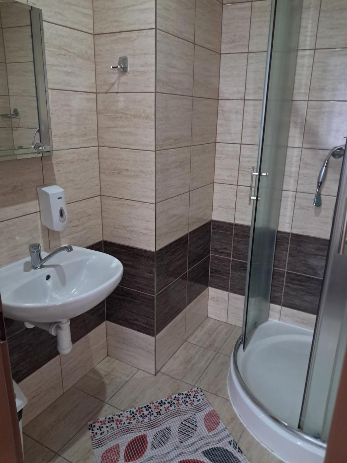 Sd Urbankova 2 Hostel Кошице Екстериор снимка